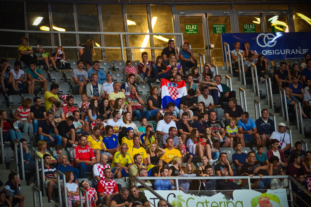 U doista sjajnoj atmosferi koju je stvorilo oko 5000 navijača iz cijele Hrvatske, naši su rukometni reprezentativci remizirali sa Švedskom i to s rezultatom 25-25. Bila je to ‘kaubojima’ pretposljednja pripremna utakmica uoči Olimpijskih igara