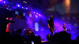 Pula, 180811.
Arena Fest 2011.
Na kraju koncertne sezone u pulskoj Areni na Arena Festu nastupaju tri europska benda: Apocalyptica, Guano Apes i Laibach.
Na slici: nastup Laibacha.
Foto: Goran Sebelic / CROPIX Pula, 180811.
Arena Fest 2011.
Na kraju koncertne sezone u pulskoj Areni na Arena Festu nastupaju tri europska benda: Apocalyptica, Guano Apes i Laibach.
Na slici: nastup Laibacha.
Foto: Goran Sebelic / CROPIX