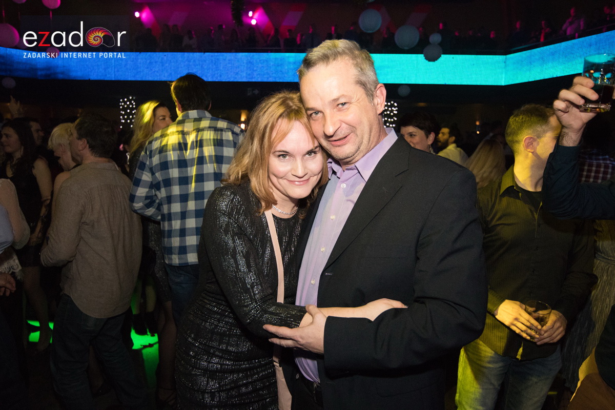 Ludnica u Saturnusu: Najbolji doček u svemiru i šire Ludnica u Saturnusu: Najbolji doček u svemiru i šire