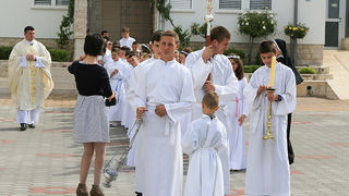 Bibinje: sakrament Prve pričesti, foto-L. Banić Bibinje: sakrament Prve pričesti, foto-L. Banić