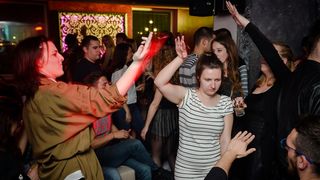 Subotnji party u Svarog baru