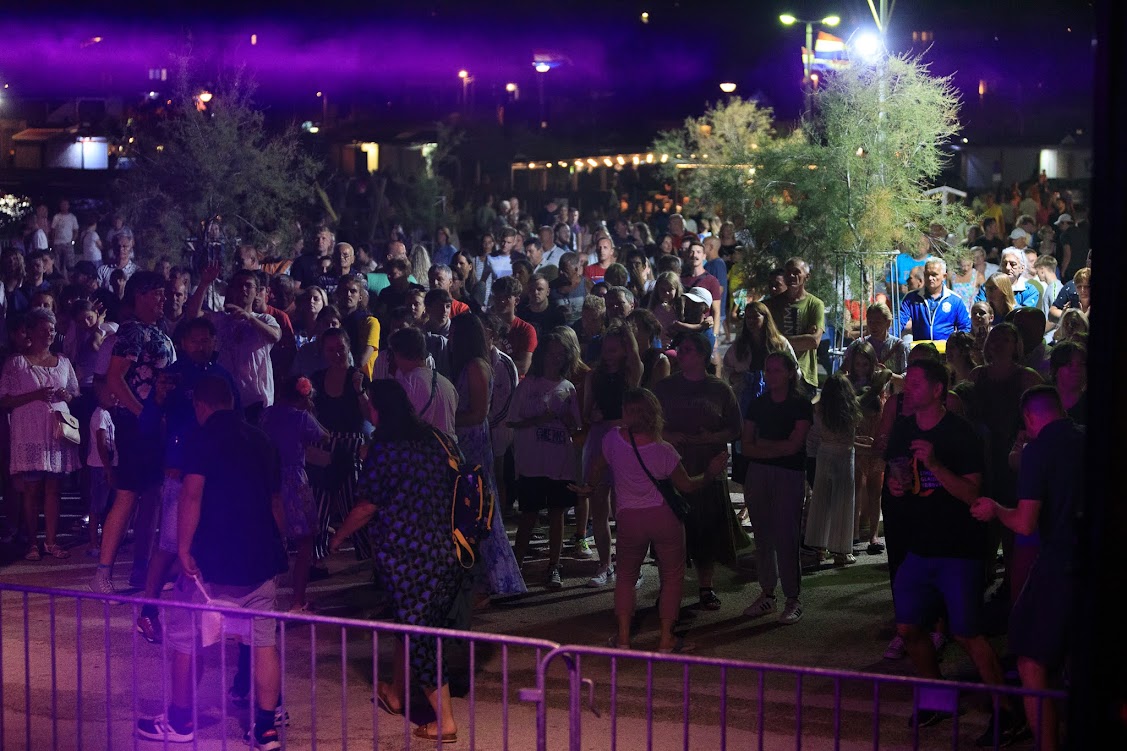 Image 5793765 (auto) Image 5793765 (auto)