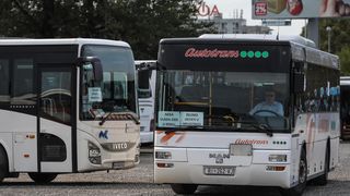 Stali autobusi, vozači upozorili: ‘Imamo 3800 kuna plaću i sad se svi čude što idemo van’ Stali autobusi, vozači upozorili: ‘Imamo 3800 kuna plaću i sad se svi čude što idemo van’