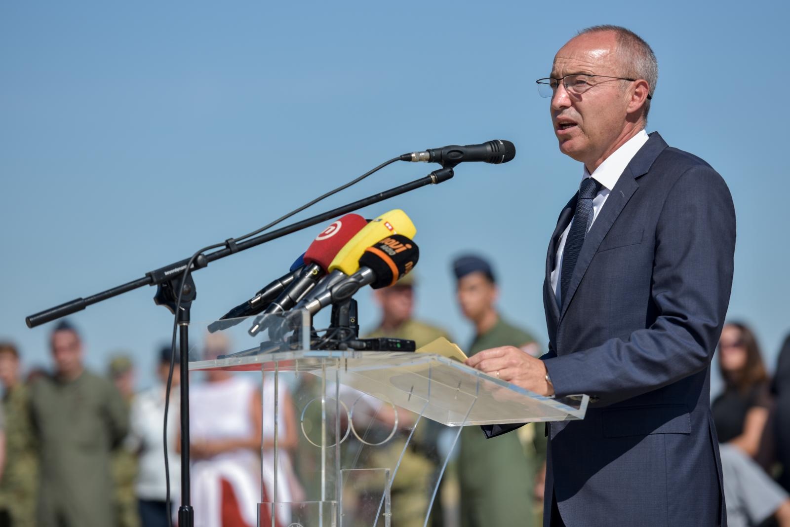 Svečanost povodom završetka obuke pilota na helikopterima OH-58D Kiowa Warrior Svečanost povodom završetka obuke pilota na helikopterima OH-58D Kiowa Warrior