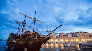 I zadnjeg dana rujna, Stradun i stara gradska jezgra Dubrovnika još uvijek je prepuna turista koji uživaju u znamenitostima starog groda. Foto: Grgo Jelavić/PIXSELL I zadnjeg dana rujna, Stradun i stara gradska jezgra Dubrovnika još uvijek je prepuna turista koji uživaju u znamenitostima starog groda. Foto: Grgo Jelavić/PIXSELL