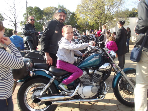 “Beštije” posjetile OŠ Šimuna Kožičića Benje “Beštije” posjetile OŠ Šimuna Kožičića Benje