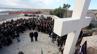 Maslenica: Otkrivanje spomen obilježja križa za poginule hrvatske branitelje u VRO Maslenica ´93, Foto: Filip Brala/PIXSELL