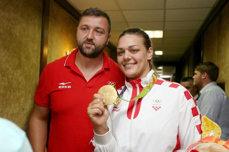 Hrvatski olimpijci svečano dočekani na Plesu. Sandra Perković, Šime Fantela, Igor Marenić, Tonči Stipanović. Photo: Dalibor Urukalovic/PIXSELL Hrvatski olimpijci svečano dočekani na Plesu. Sandra Perković, Šime Fantela, Igor Marenić, Tonči Stipanović. Photo: Dalibor Urukalovic/PIXSELL