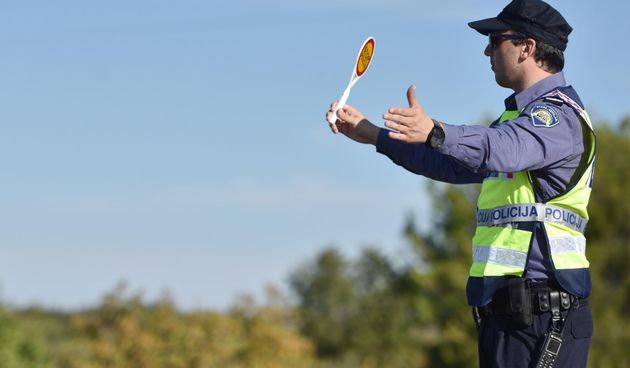Kontrola prometa, kontrola brzine, policija, prometni policajac