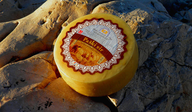 Paški sir, foto: siroteka.wordpress.com
