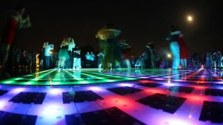 20.06.2013., Zadar – Pod gotovo punim mjesecom na instalaciji Pozdrav Suncu otvoren je 4. festival tanga.Photo: Filip Brala/PIXSELL 20.06.2013., Zadar – Pod gotovo punim mjesecom na instalaciji Pozdrav Suncu otvoren je 4. festival tanga.Photo: Filip Brala/PIXSELL