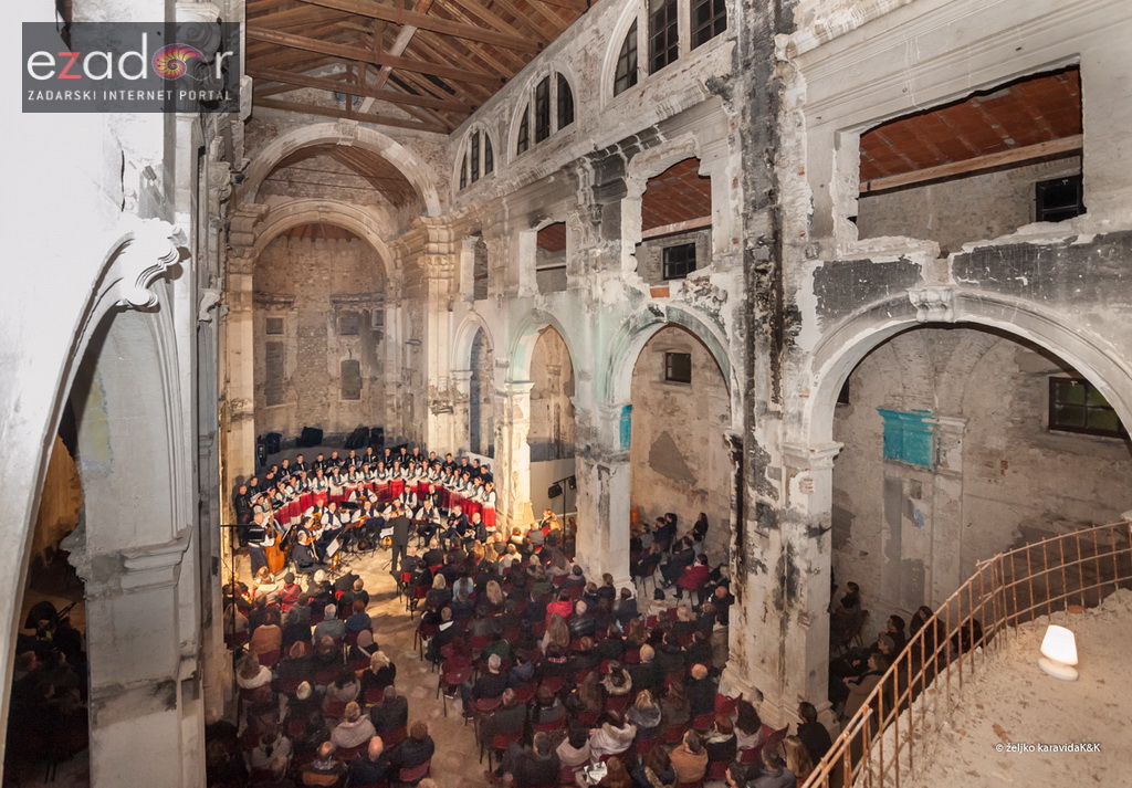 Adventski koncert ansambla Lado u prepunoj u crkvi sv. Nikole Adventski koncert ansambla Lado u prepunoj u crkvi sv. Nikole