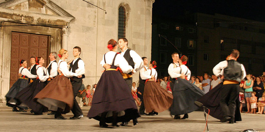 Image 1176149 (auto) Image 1176149 (auto)