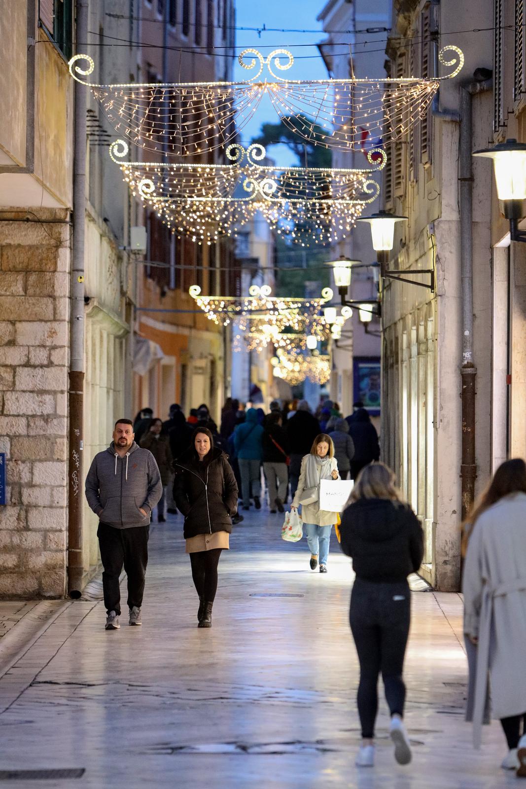 Blagdanske dekoracije u centru Zadra Blagdanske dekoracije u centru Zadra