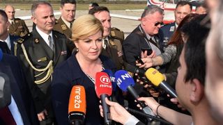 Predsjednica Kolinda Grabar-Kitarović posjetila 93. zrakoplovnu bazu Zemunik. Foto: Dino Stanin/PIXSELL