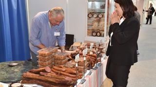 Image 380615 (auto) Image 380615 (auto)