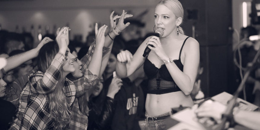 Milica Todorović @ Hitch bar, 28.11.2014. (foto: Ivan Toman) Milica Todorović @ Hitch bar, 28.11.2014. (foto: Ivan Toman)