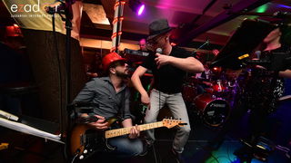 Tisuće Zadrana uživalo na krcatom Narodnom trgu i Tgu Petra Zoranića uz Tomislava Bralića i klapu Intrade Tisuće Zadrana uživalo na krcatom Narodnom trgu i Tgu Petra Zoranića uz Tomislava Bralića i klapu Intrade