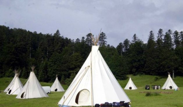 Polje Špičunak već glumilo indijansko naselje, a uskoro će i kaubojsko / Foto Marinko KRMPOTIĆ / NL arhiva