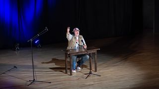 Enio Meštrović-Ričard u Osijeku izveo svoju komediju “Oči Uoči Zgospod’non”
