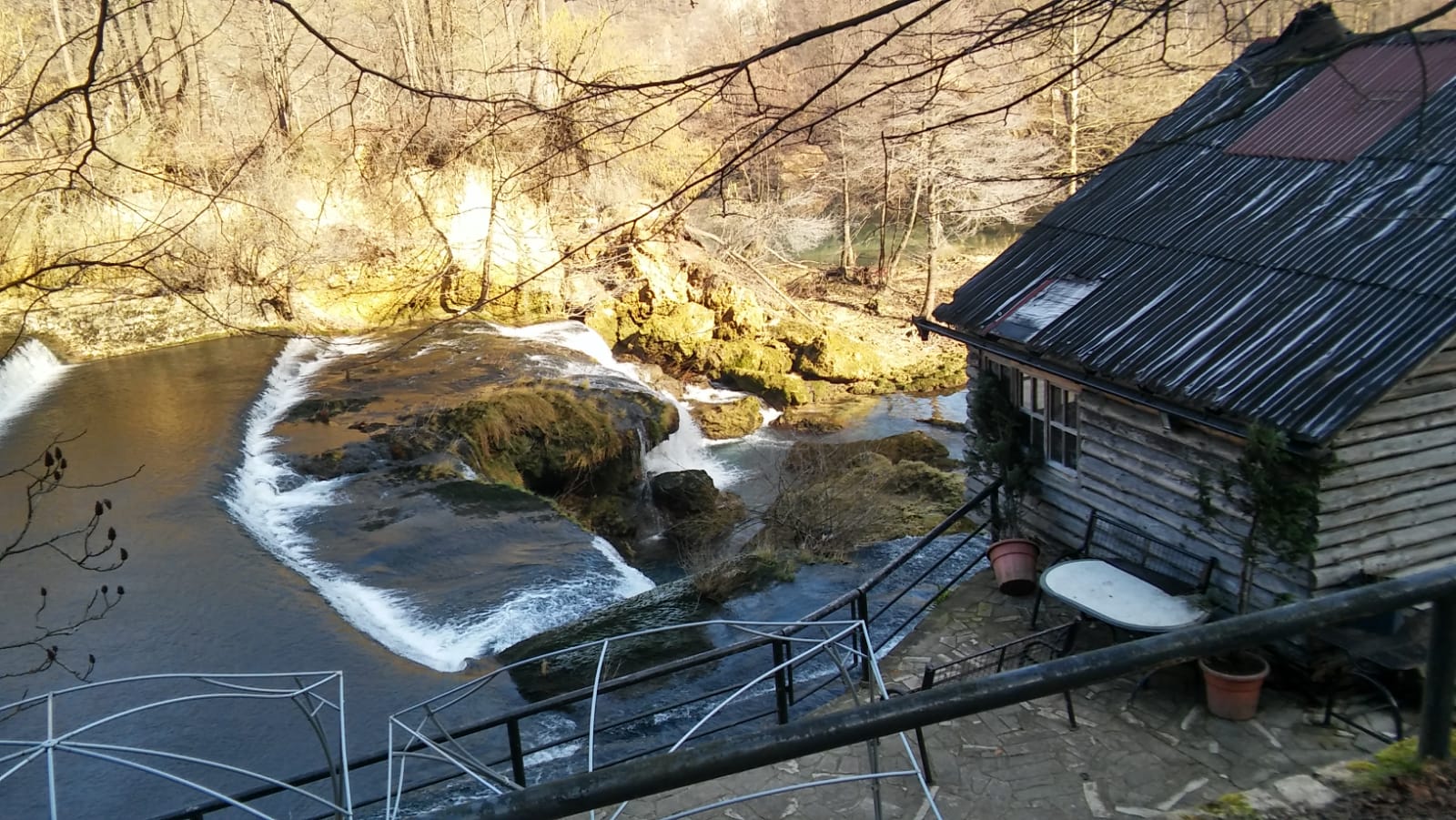 Prijepodne u Cazinu, Kostelski buk i posjet tvrđavi Ostrožac