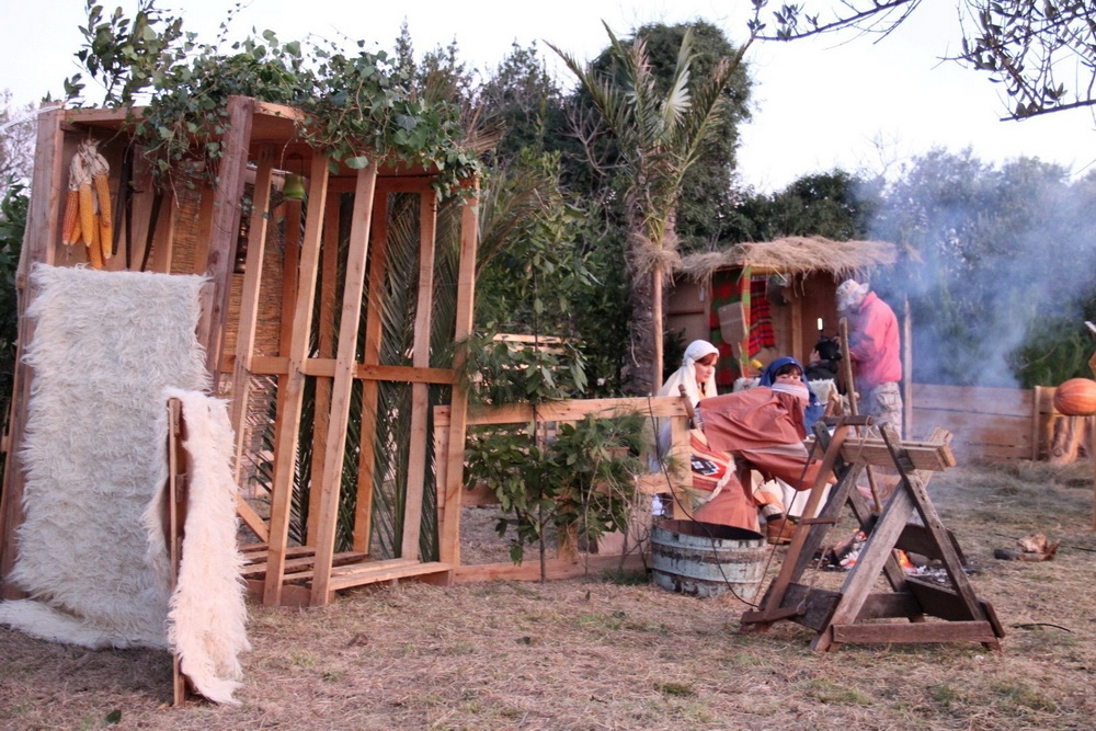 U Diklu kod bunara upriličene žive jaslice U Diklu kod bunara upriličene žive jaslice