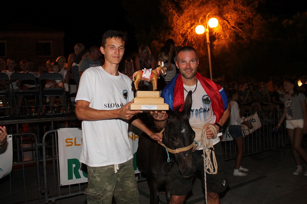 10. međunarodna trka tovarov Tisno 2015