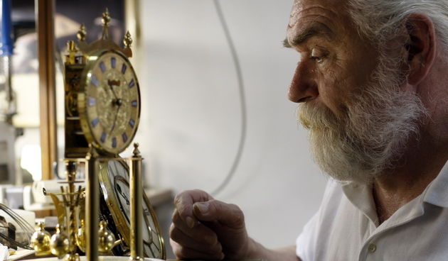 Zadar, 070611.  
Davor Hofman, poznati zadarski urar, ovogodisnji je dobitnik najviseg obrtnickog priznanja Zlatne ruke.
Foto: Jure Miskovic / CROPIX