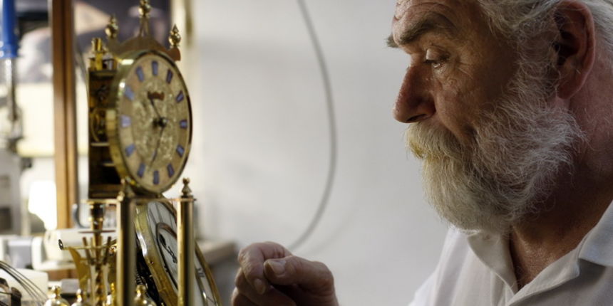Zadar, 070611.
Davor Hofman, poznati zadarski urar, ovogodisnji je dobitnik najviseg obrtnickog priznanja Zlatne ruke.
Foto: Jure Miskovic / CROPIX Zadar, 070611.
Davor Hofman, poznati zadarski urar, ovogodisnji je dobitnik najviseg obrtnickog priznanja Zlatne ruke.
Foto: Jure Miskovic / CROPIX