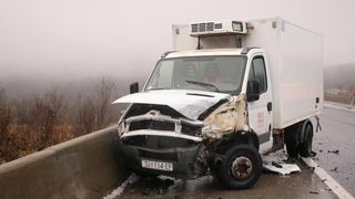 Na autocesti A1 poslije sv. Roka u smjeru Zagreba, kod tunela Krpani, u 6.15 sati sudarilo se 20-ak vozila u nekoliko lančanih sudara, Foto: Dino Stanin/PIXSELL Na autocesti A1 poslije sv. Roka u smjeru Zagreba, kod tunela Krpani, u 6.15 sati sudarilo se 20-ak vozila u nekoliko lančanih sudara, Foto: Dino Stanin/PIXSELL
