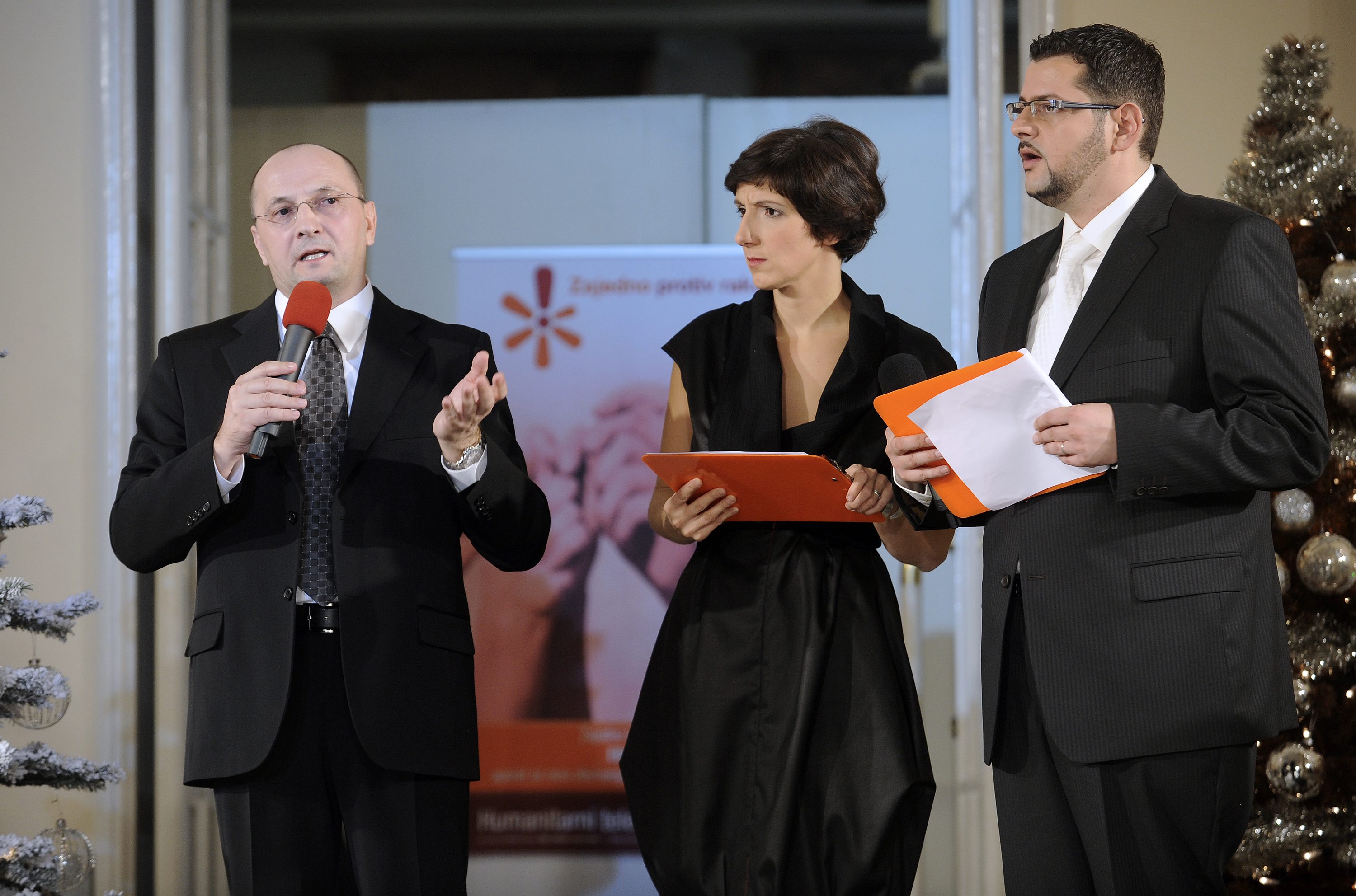 Humanitarna modna revija predsjedničkih kandidata (foto: Vjekoslav Skledar / CROPIX