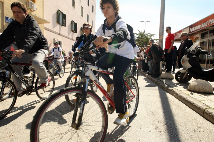 Zadar, 070413.
Branimirova obala.
U povodu Svjetskog dana zdravlja i u sklopu Zupanijskih dana 2013. godine, Tim za zdravlje Zadarske zupanije i Grad Nin organizirali su biciklijadu pod nazivom Od Branimira do Branimira na relaciji Zadar-Nin-Zadar u dulj Zadar, 070413.
Branimirova obala.
U povodu Svjetskog dana zdravlja i u sklopu Zupanijskih dana 2013. godine, Tim za zdravlje Zadarske zupanije i Grad Nin organizirali su biciklijadu pod nazivom Od Branimira do Branimira na relaciji Zadar-Nin-Zadar u dulj
