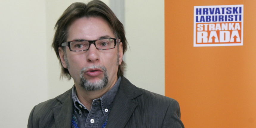 Zagreb, 191011
Tribina grada Zagreba, Kaptol 27
Hrvatski laburisti – Stranka rada predstavili su program “Plan A” u povodu izlaska na izbore.Potpredsjednik Branko Vuksic.
Foto: Ranko Suvar / Cropix Zagreb, 191011
Tribina grada Zagreba, Kaptol 27
Hrvatski laburisti – Stranka rada predstavili su program “Plan A” u povodu izlaska na izbore.Potpredsjednik Branko Vuksic.
Foto: Ranko Suvar / Cropix