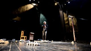 “Ana i Ona” naziv je predstave čijom je premijerom sinoć u zadarskom Kazalištu lutaka započela umjetnička revija pod nazivom “Nosi se Teatro Verrdi”.