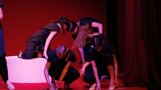 Igrajmo se: Zabranjeno mlađima od 15 strana A