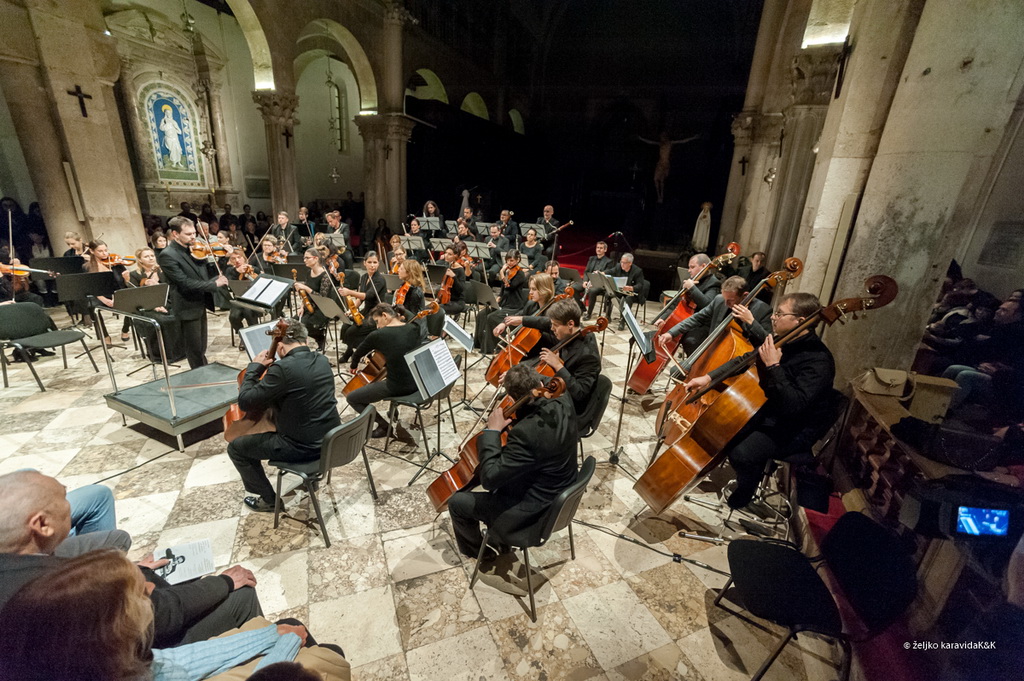 Stefan Milenković i Zadarski komorni orkestar u katedrali sv. Stošije