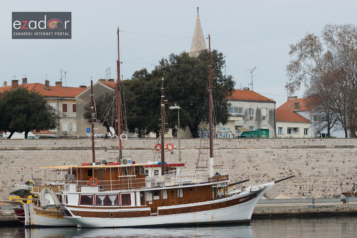 Đir po gradu, ponedjeljak 15. siječnja 2018. Turistički brodovi