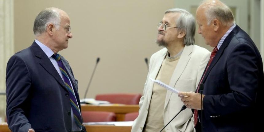 Hrvatski sabor 20. sjednicu nastavio raspravom o prijedlogu osnivanja sveucilista u Slavonskom Brodu, koji je pred zastupnicima u hitnom postupku. Hrvatski sabor 20. sjednicu nastavio raspravom o prijedlogu osnivanja sveucilista u Slavonskom Brodu, koji je pred zastupnicima u hitnom postupku.