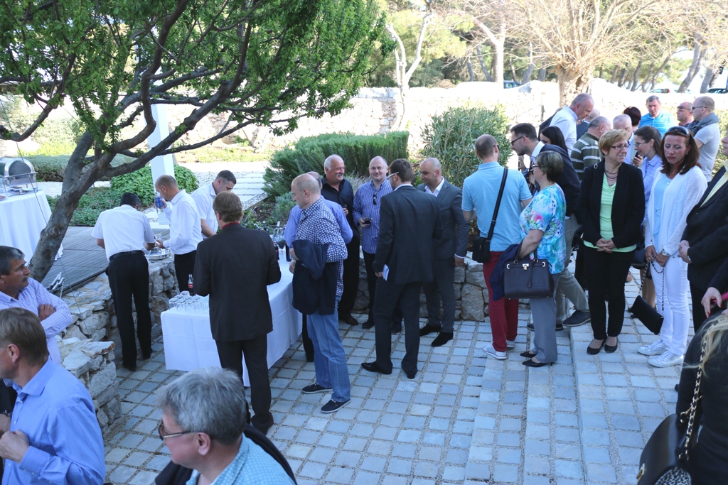 Delegacija Južnomoravske regije u posjeti otoku Viru Delegacija Južnomoravske regije u posjeti otoku Viru