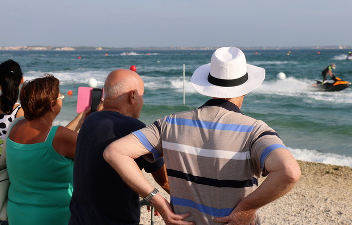 Vir: Slobodan trening na plaži Jadro pred utrke Alpe Adria Jest Ski Toura. Foto: Kažimir Škrbić/Virski list
