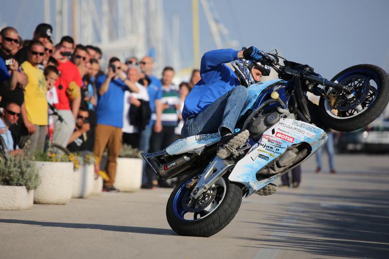 Vitrenjak: Moto vratolomije Nina Šarina Paky-ja, Foto: Filip Brala/PIXSELL Vitrenjak: Moto vratolomije Nina Šarina Paky-ja, Foto: Filip Brala/PIXSELL