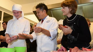 Tuna, Sushi & Wine Festival: Japanski masterchef Nakatsuji održao edukaciju pripreme tradicionalnih japanskih jela Tuna, Sushi & Wine Festival: Japanski masterchef Nakatsuji održao edukaciju pripreme tradicionalnih japanskih jela