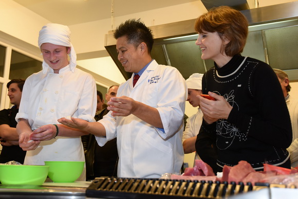 Tuna, Sushi & Wine Festival: Japanski masterchef Nakatsuji održao edukaciju pripreme tradicionalnih japanskih jela Tuna, Sushi & Wine Festival: Japanski masterchef Nakatsuji održao edukaciju pripreme tradicionalnih japanskih jela