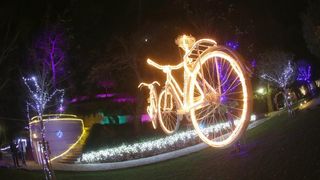 Perivoj Jelene Madijevke na trgu Pet bunara dobio je novo bozicno ruho. Photo: Filip Brala/PIXSELL Perivoj Jelene Madijevke na trgu Pet bunara dobio je novo bozicno ruho. Photo: Filip Brala/PIXSELL