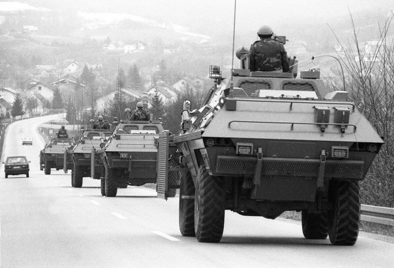 010491. ARHIVSKA FOTOGRAFIJA:
Plitvicka jezera – Akcija pripadnika za posebne namjene hrvatskog MUP-a na sam Uskrs 31.03.1991 kojom je ponovno uspostavljena policijska postaja na Plitvickim jezerima. Okrsaj je trajajo vise sati u kojoj je poginuo redarstv 010491. ARHIVSKA FOTOGRAFIJA:
Plitvicka jezera – Akcija pripadnika za posebne namjene hrvatskog MUP-a na sam Uskrs 31.03.1991 kojom je ponovno uspostavljena policijska postaja na Plitvickim jezerima. Okrsaj je trajajo vise sati u kojoj je poginuo redarstv