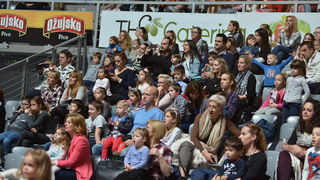 Predstava “Maša i Medvjed” moskovskog Dječjeg kazališta oduševila zadarske mališane Predstava “Maša i Medvjed” moskovskog Dječjeg kazališta oduševila zadarske mališane