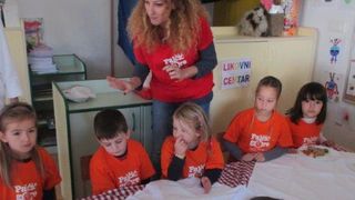 Renato Kraljev održao edukaciju kuhara u projektu “Riblja kašeta zdravlja” Renato Kraljev održao edukaciju kuhara u projektu “Riblja kašeta zdravlja”