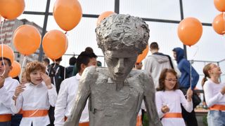 Šibenik: Puštanjem 53 balona obilježen rođendan Dražena Petrovića Šibenik: Puštanjem 53 balona obilježen rođendan Dražena Petrovića