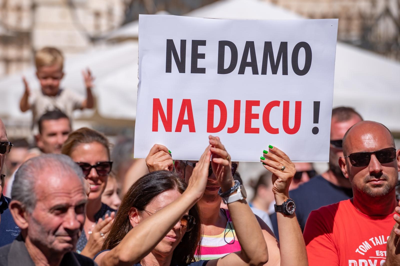 Na Narodnom trgu održan prosvjed “Krik za slobodu” protiv epidemioloških mjera