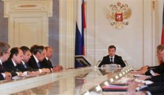 Medvedev i vlada (Foto: AP)